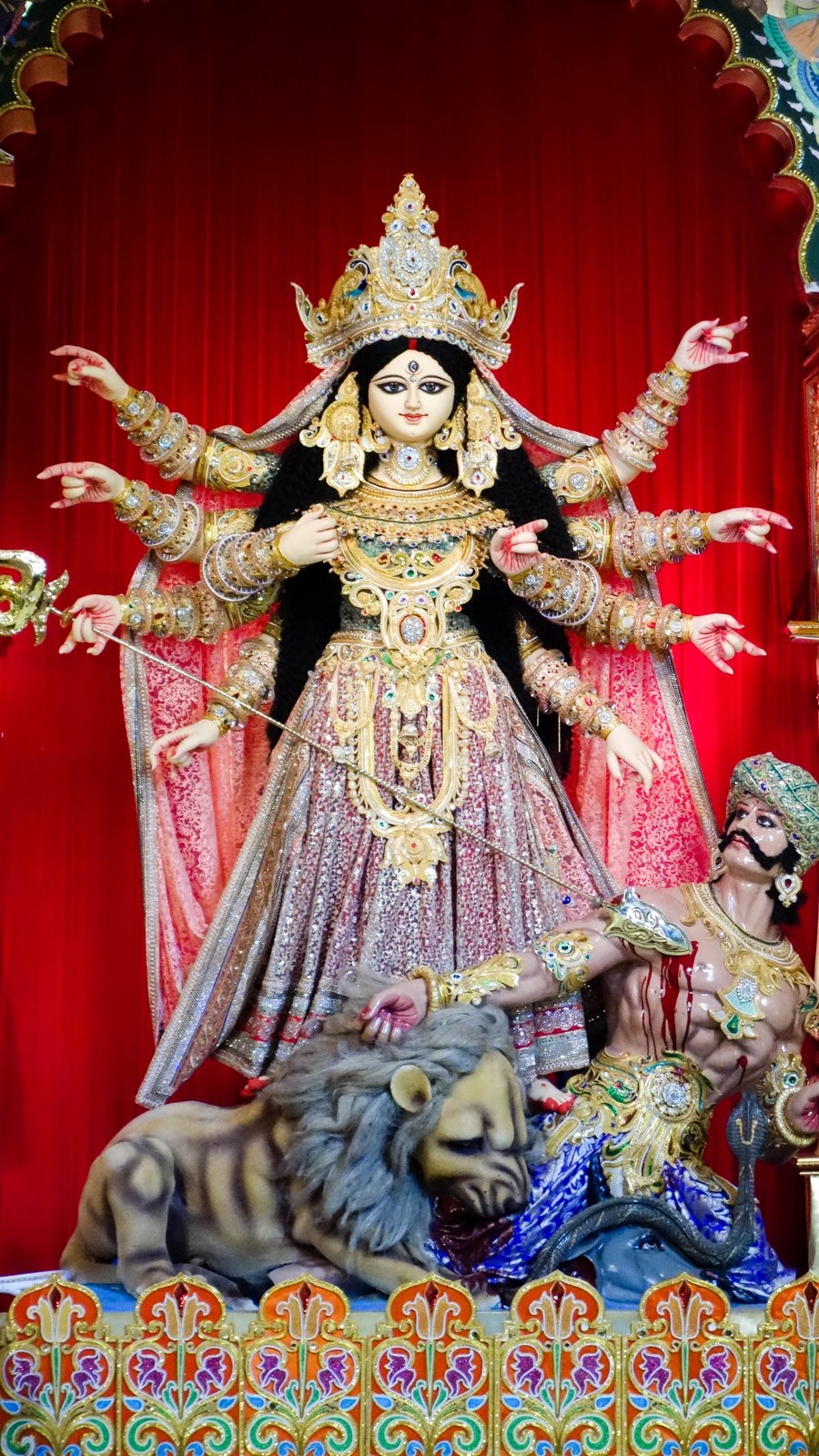 नवरात्र 2026 च्या नऊ देवी: नवदुर्गेचे महत्त्व, शैलपुत्रीपासून सिद्धिदात्रीपर्यंत | नाशिक कुंभ यात्रा